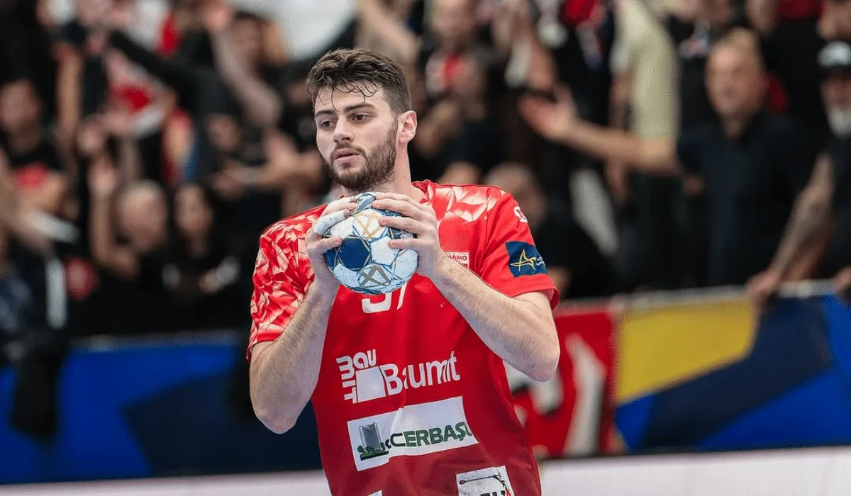 Haniel Langaro faz seis gols, mas Dinamo perde na Champions de handebol