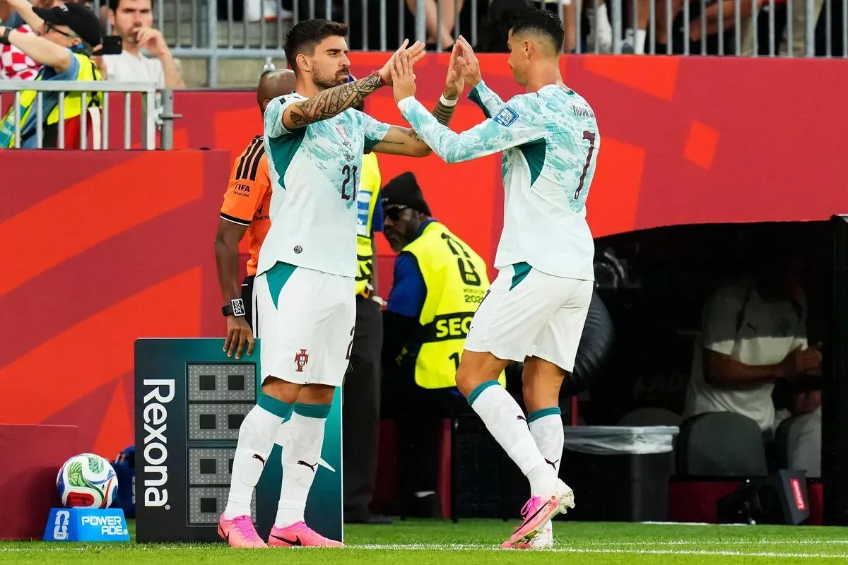 Cristiano Ronaldo pede punição após provocação a Rúben Neves
