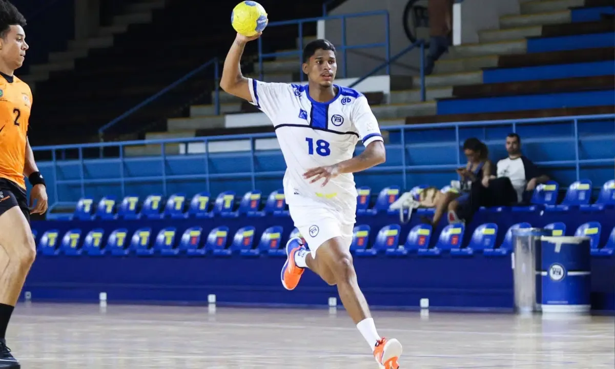 Emerson Santos marca nove vezes, e Pinheiros bate São Caetano no Paulista