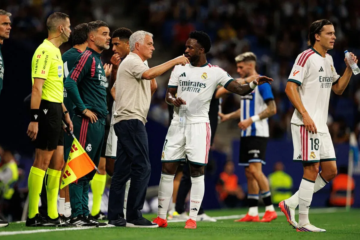Vini Jr. amplia papel coletivo e recebe respaldo de Mourinho no Real Madrid