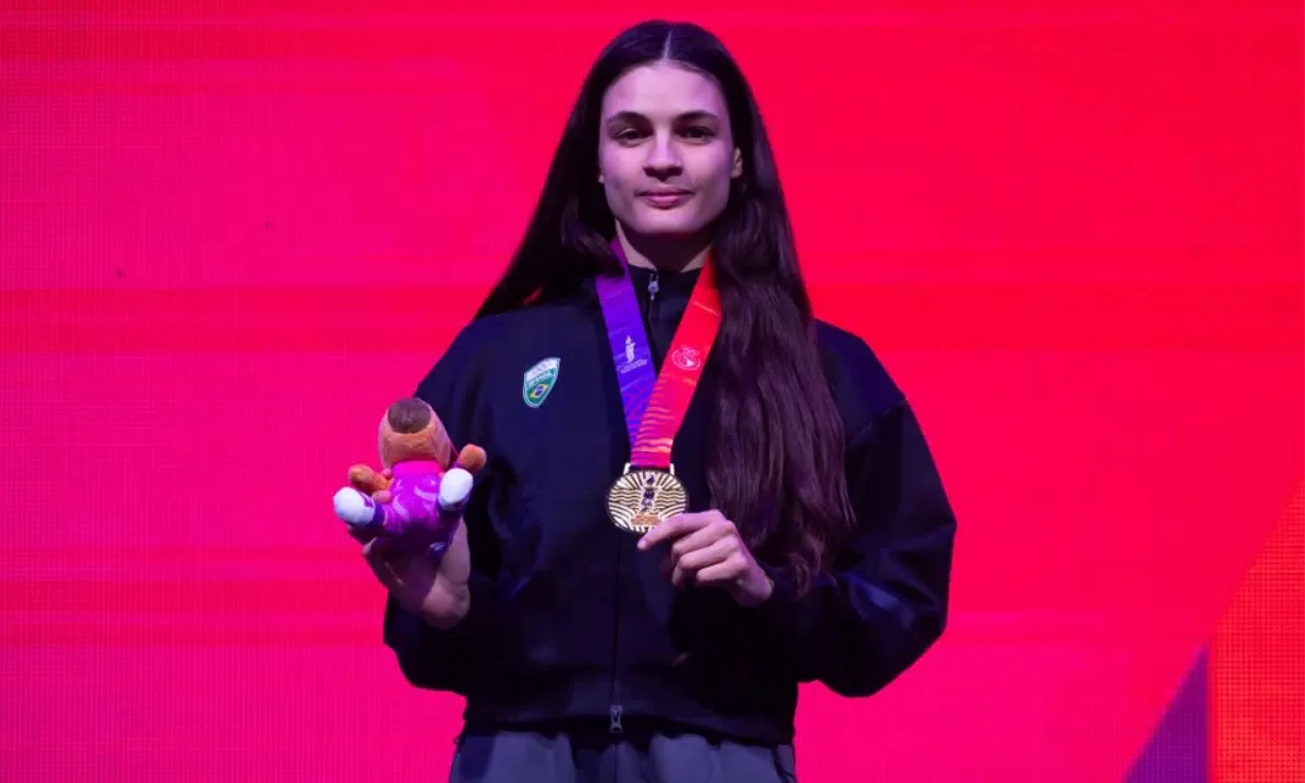 Ouro inédito amplia sequência de Maria Clara Pacheco no taekwondo
