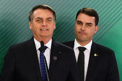 Flávio diz que quer representar legado de Bolsonaro com estilo próprio