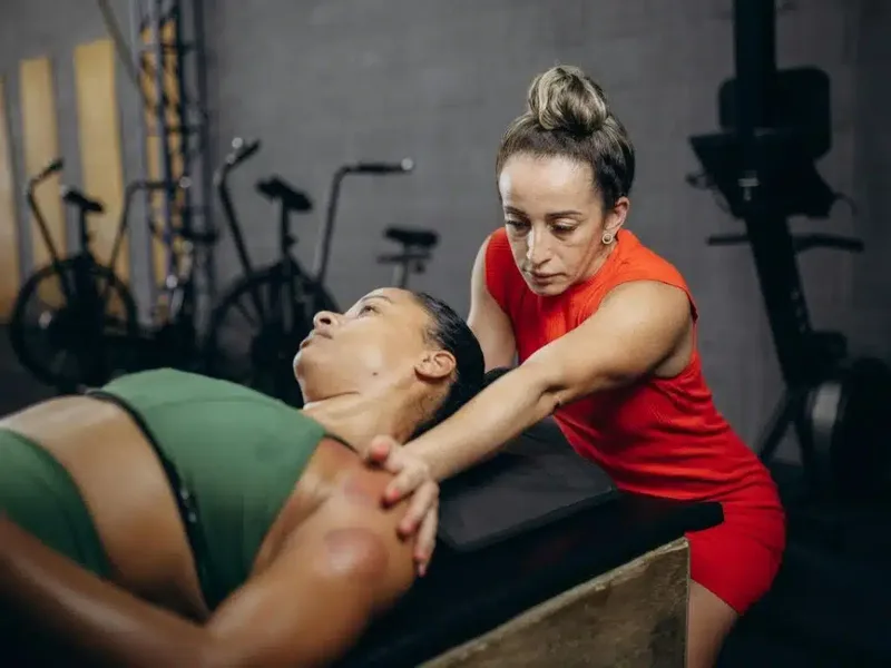 Massagem esportiva pode aliviar dor, mas não acelera toda a recuperação