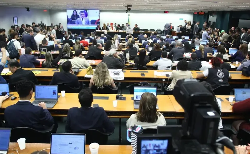 Senado pode votar fim da escala 6×1 em duas etapas nesta quarta