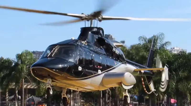 Helicóptero com cantor Rick desaparece após decolar de Porto Belo