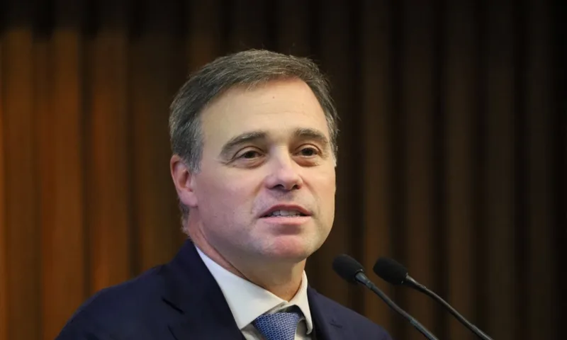 Mendonça envia manifestação ao STF antes de análise sobre caso Master
