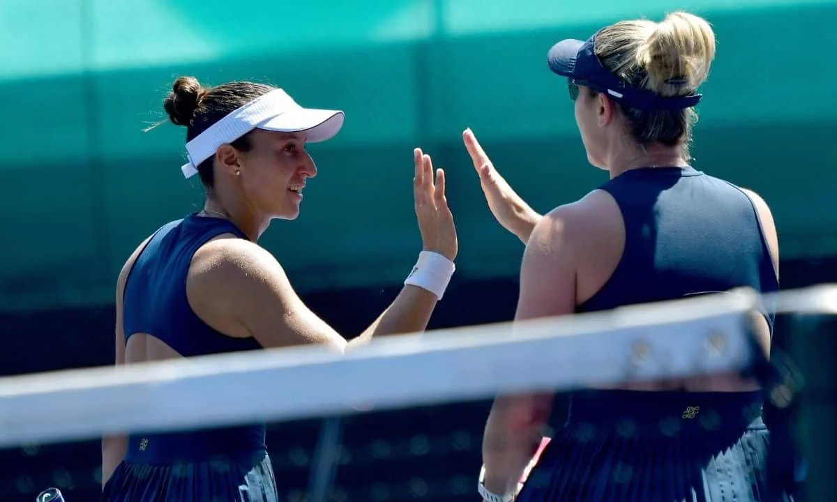 Stefani vira match tie-break e vai à final em Pequim