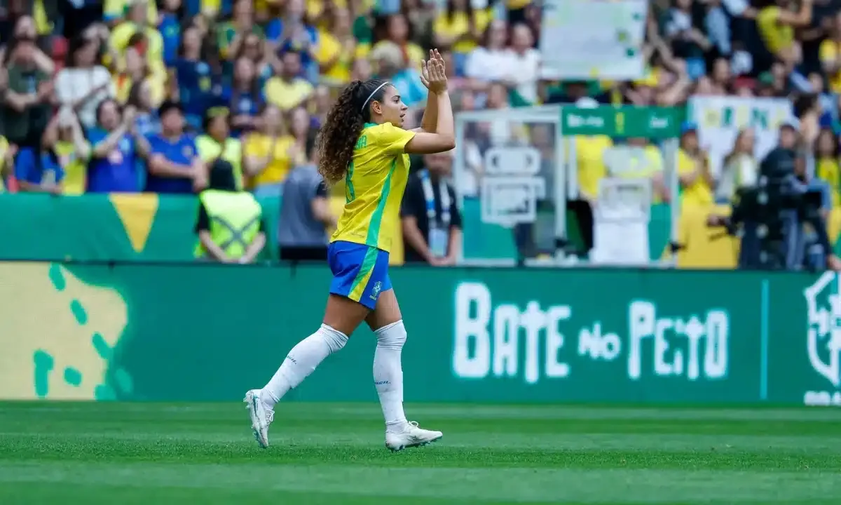 Brasil bate Argentina por 3 a 1 com golaços no Beira-Rio