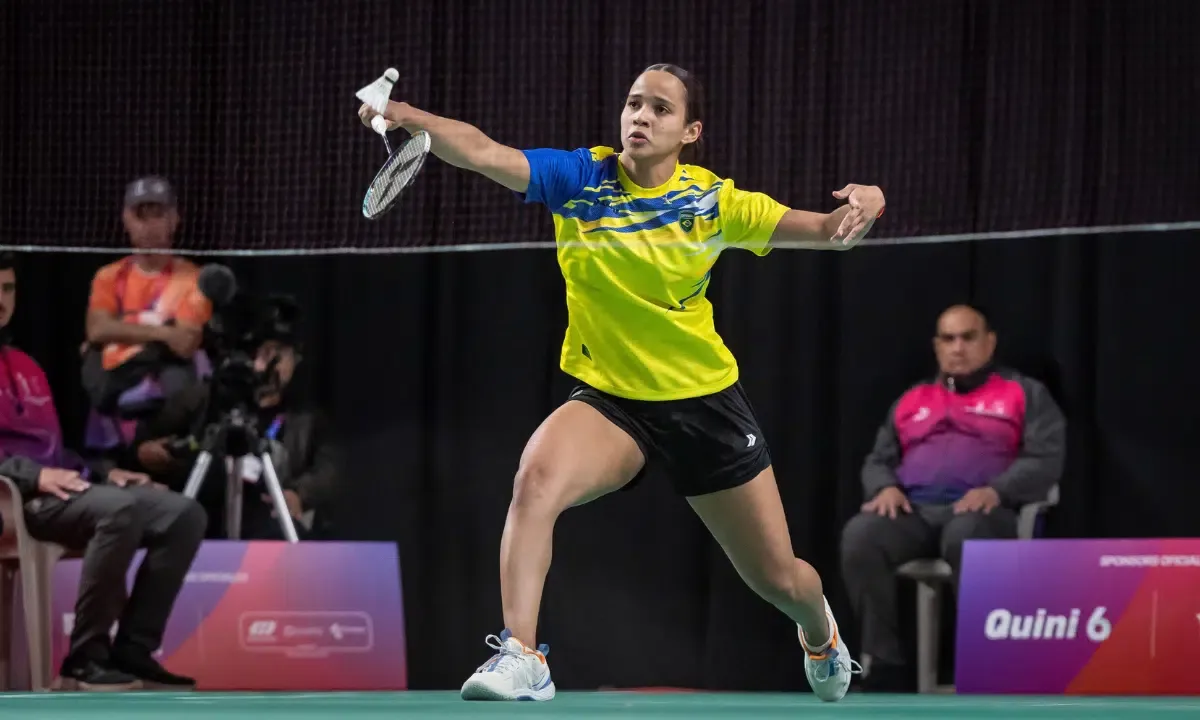 Dupla mista e três brasileiros chegam às quartas no badminton