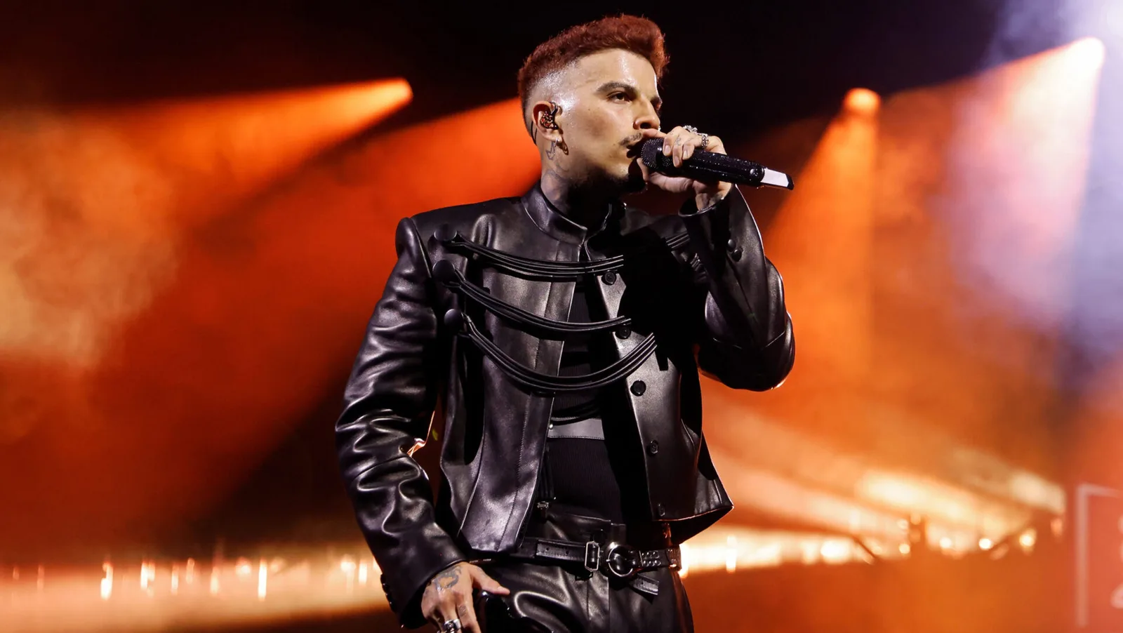 Rauw Alejandro transforma show em jornada pela identidade porto-riquenha