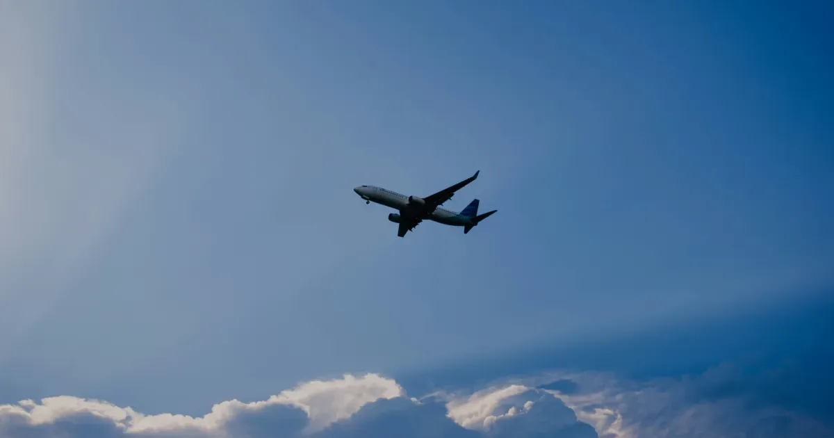 Aeronave com cinco pessoas perde contato durante voo na Colômbia