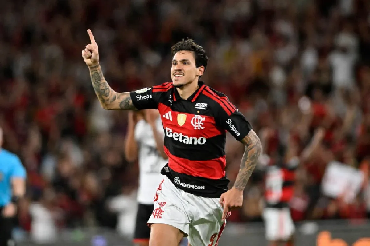 Pedro retorna ao Flamengo sob pressão por espaço e renovação