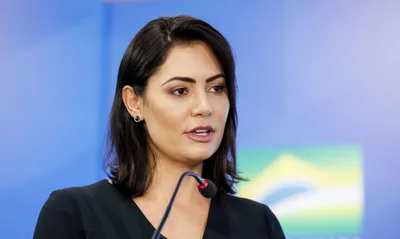 Michelle declara apoio a André Mendonça durante crise no STF