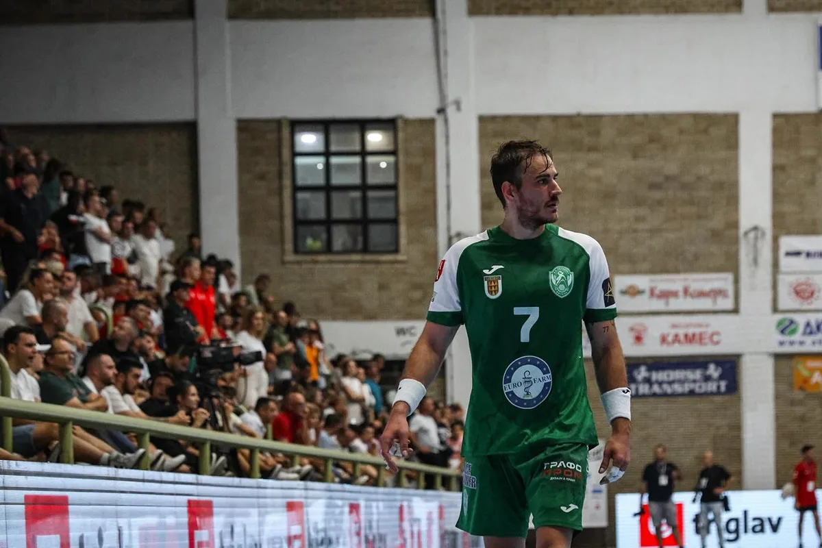 Rudolph Hackbarth marca cinco gols e ajuda Eurofarm Pelister a vencer