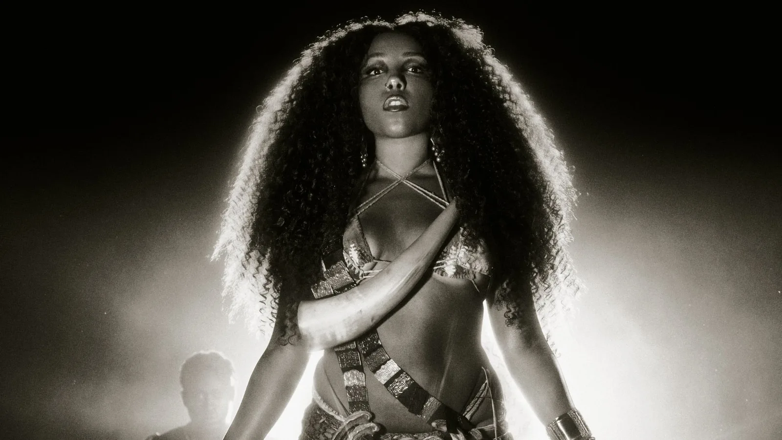 Amanda Sarmento une R&B, rap e MPB na construção de sua identidade musical
