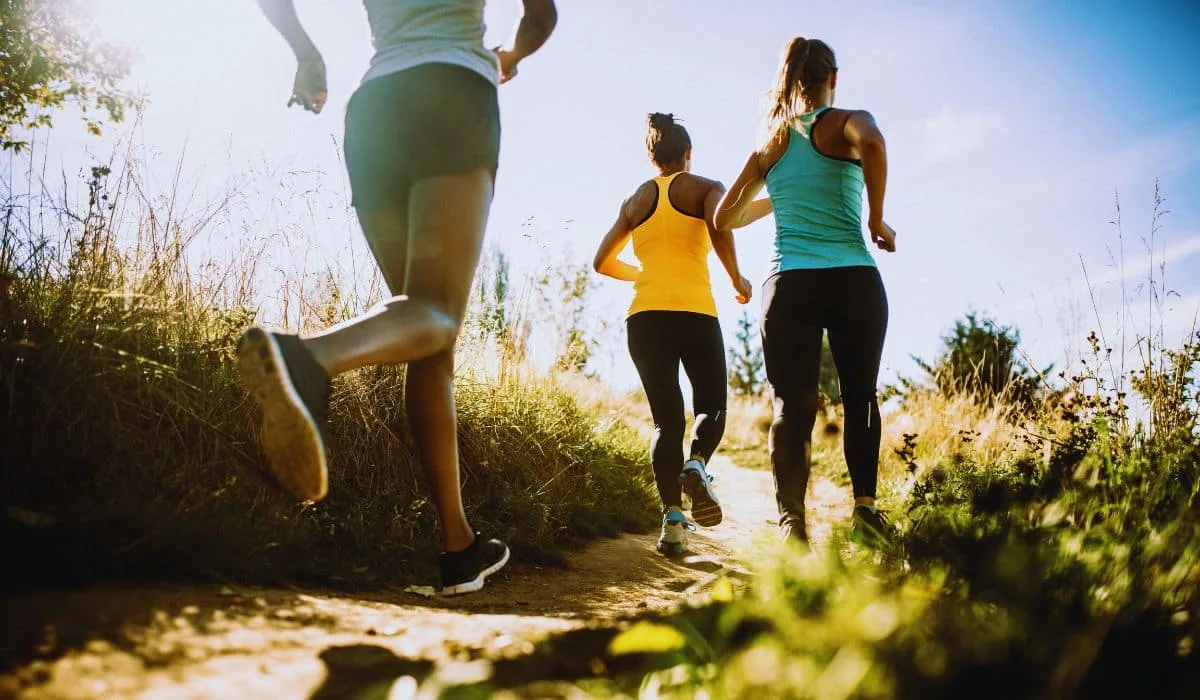 Mulheres ajustam rotina e rotas para correr com mais segurança