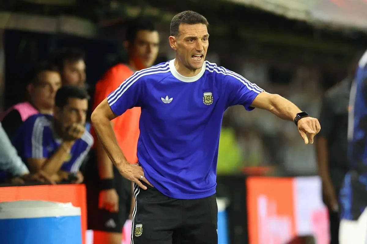 Scaloni se reúne com presidente da AFA para discutir renovação