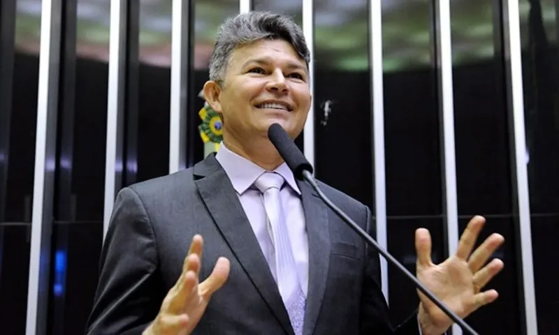 Áudio atribuído a José Medeiros cita eleitor que “bebe detergente”