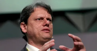 Pesquisa aponta vantagem de Tarcísio sobre Haddad na disputa em São Paulo