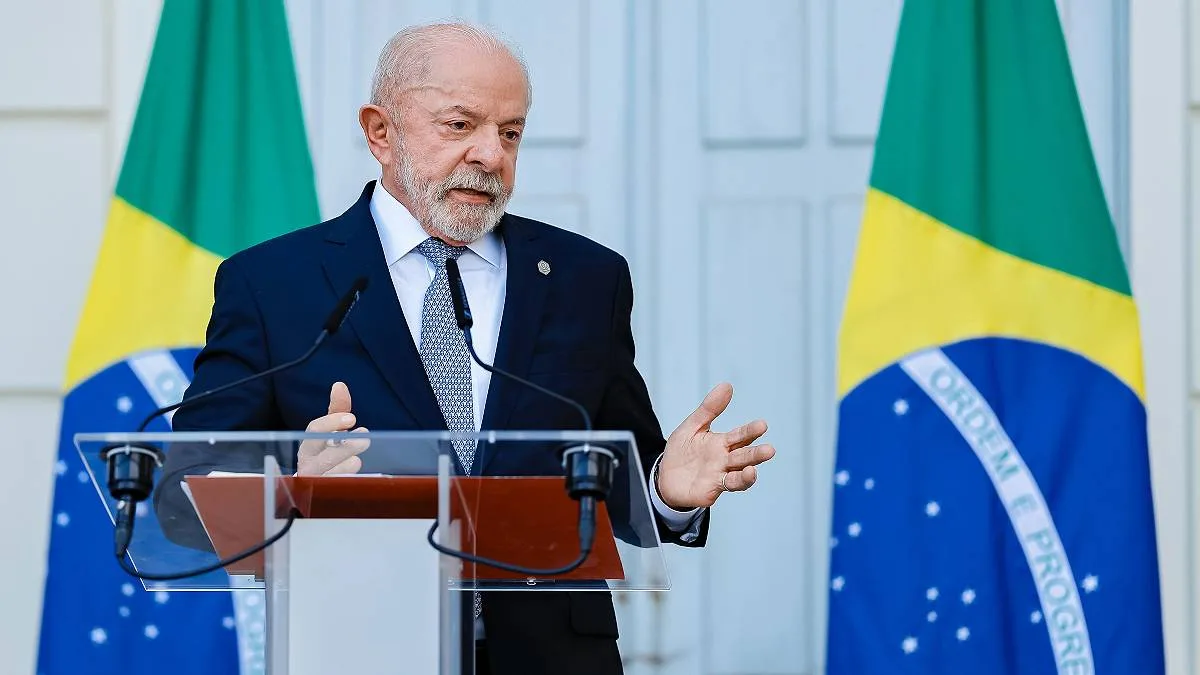 Fachin suspende decisões sobre a PF e assume inquéritos de fake news