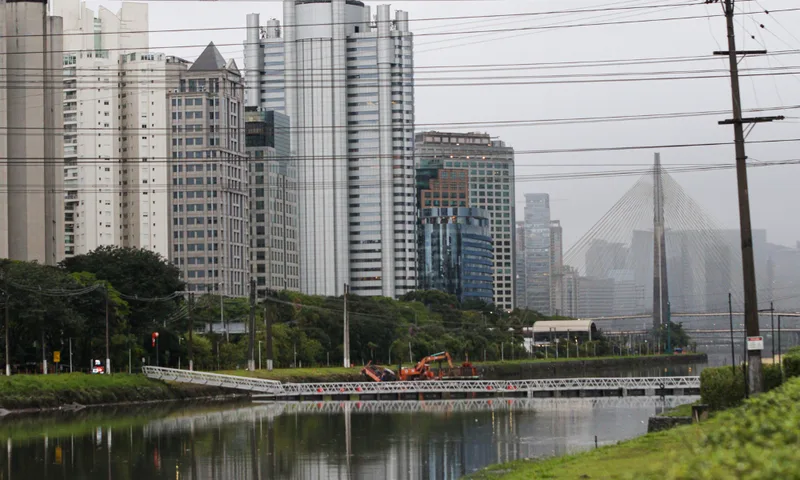 Chuva e ventos fortes colocam regiões de São Paulo em dois níveis de alerta