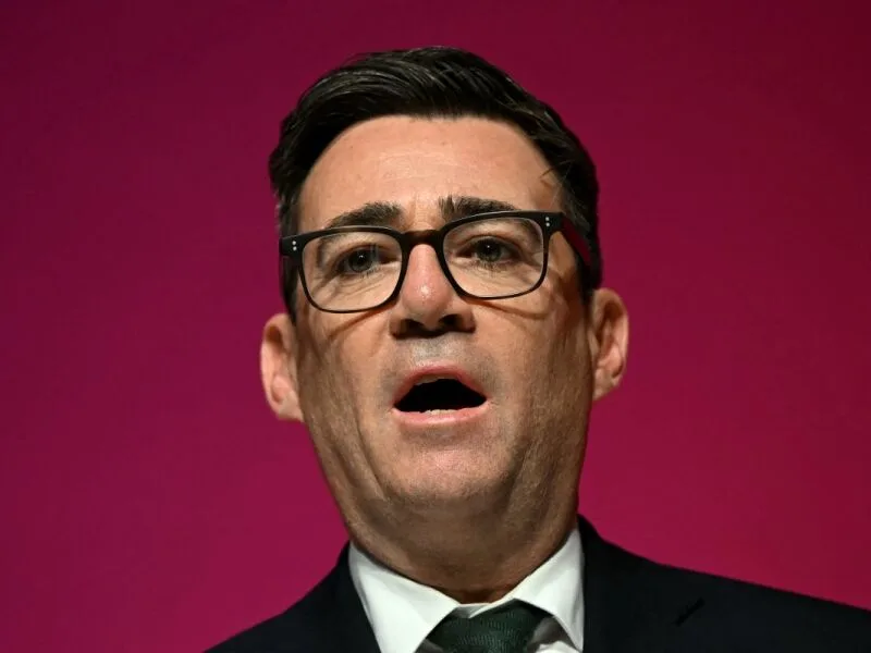 Burnham apresenta três caminhos para relação do Reino Unido com a UE