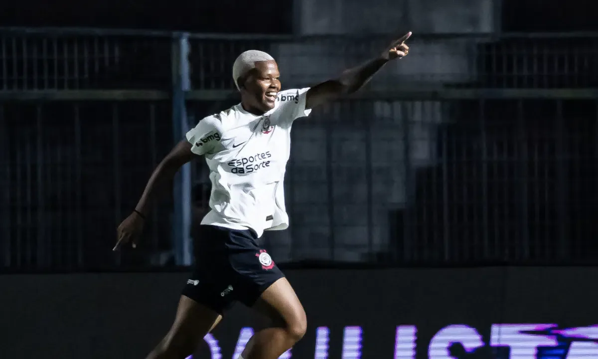 Corinthians vence Bahia e joga pelo empate na volta da semifinal