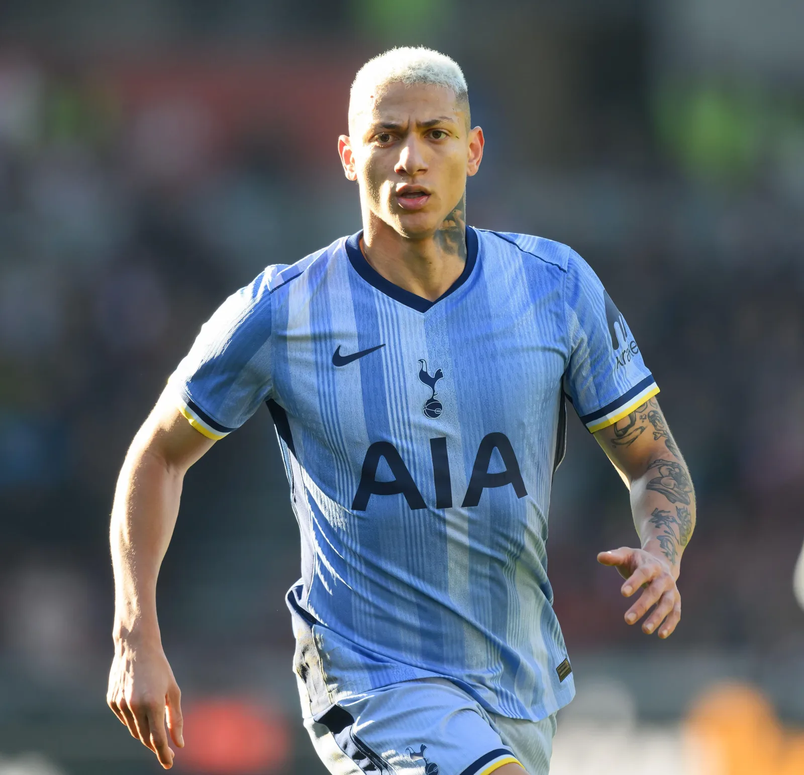 De Zerbi barra Richarlison no Tottenham, e atacante reage nas redes