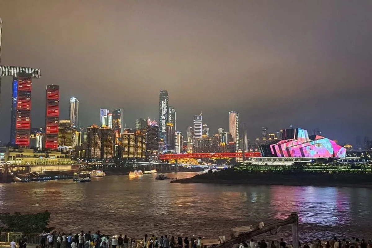Chongqing combina indústria, logística e tecnologia no sudoeste da China