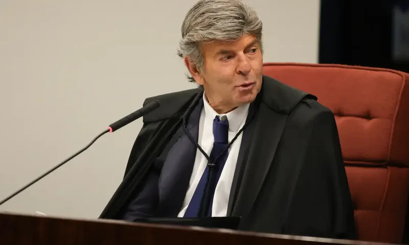 Mensagens mostram proximidade entre filho de Fux e Daniel Vorcaro