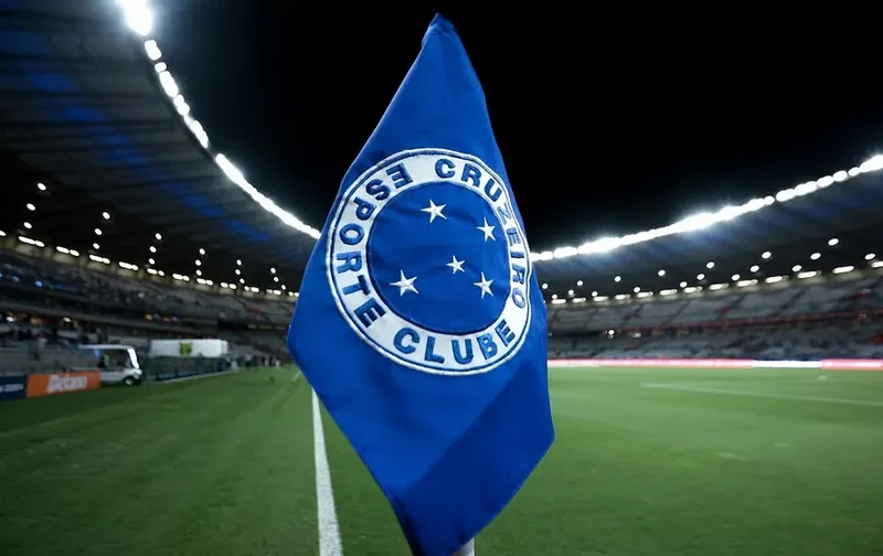 Cruzeiro registra empréstimo de fundo ligado a Vorcaro após pedido de Ronaldo