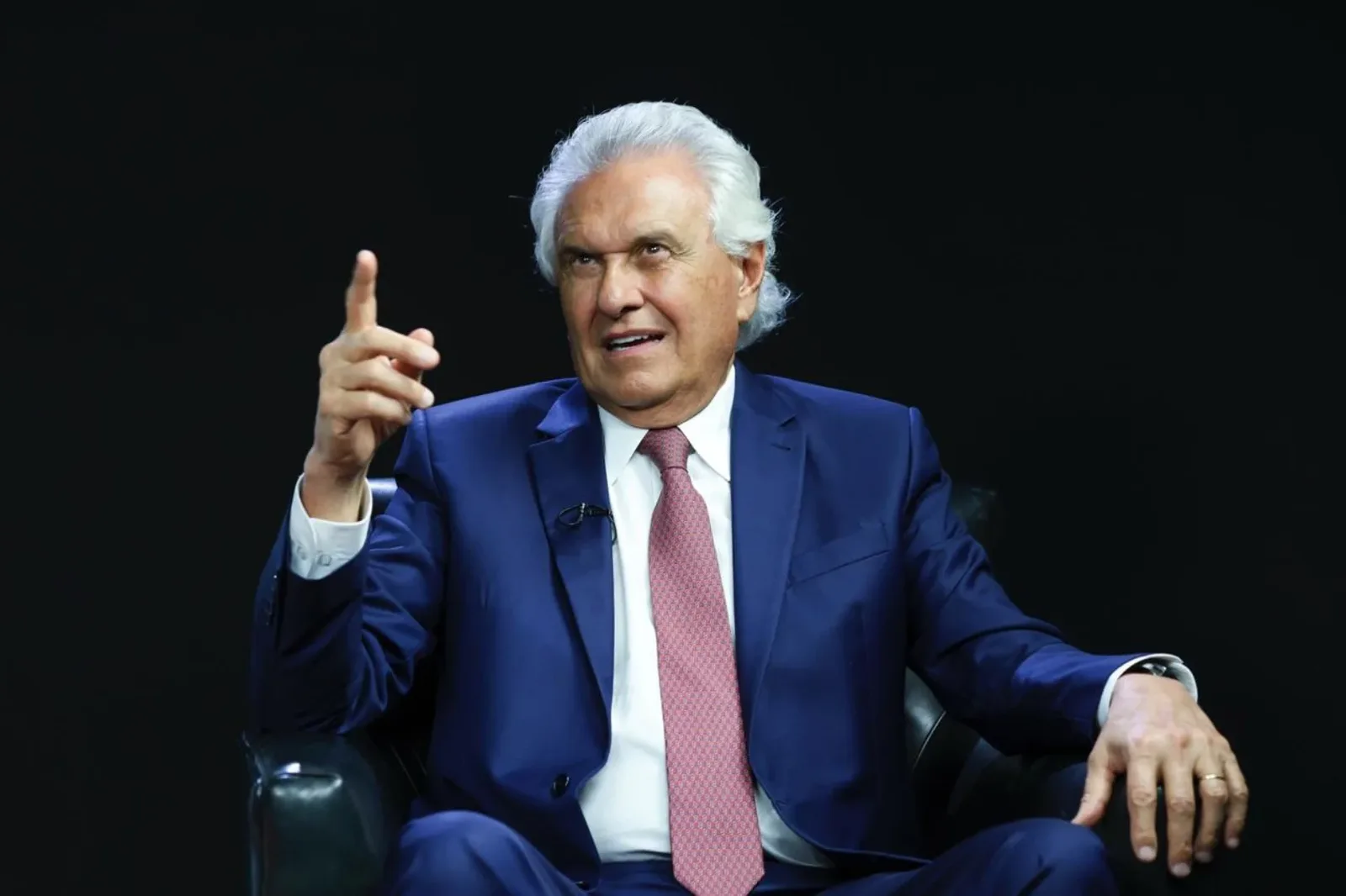 Caiado pressiona Fachin por transparência em casos Master e INSS