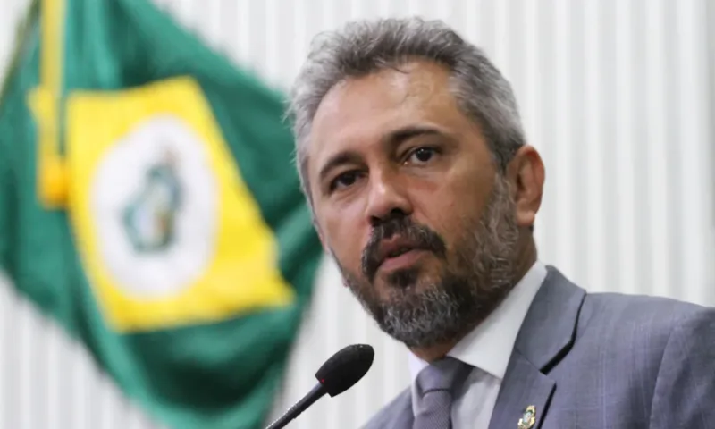 Elmano de Freitas busca novo mandato como governador do Ceará