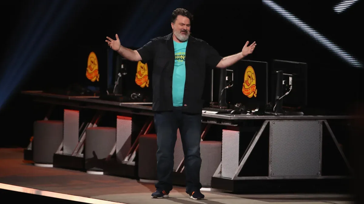 Double Fine retoma independência e aposta em jogos menores após saída da Microsoft