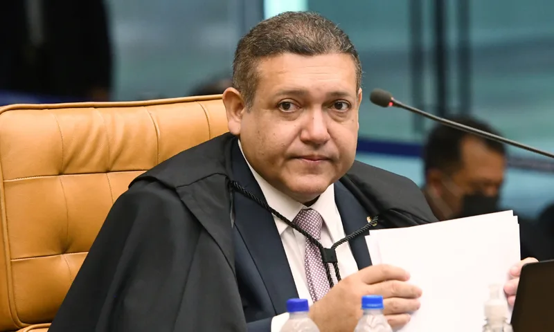 Nunes Marques considera não votar em caso que envolve Moraes