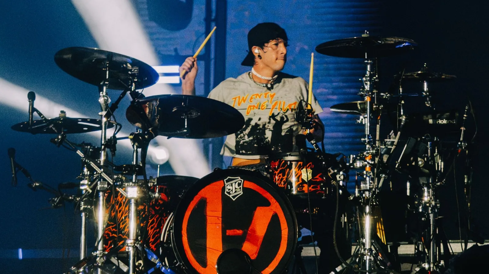 Josh Dun rejeita IA e diz que criação da banda depende de decisões humanas