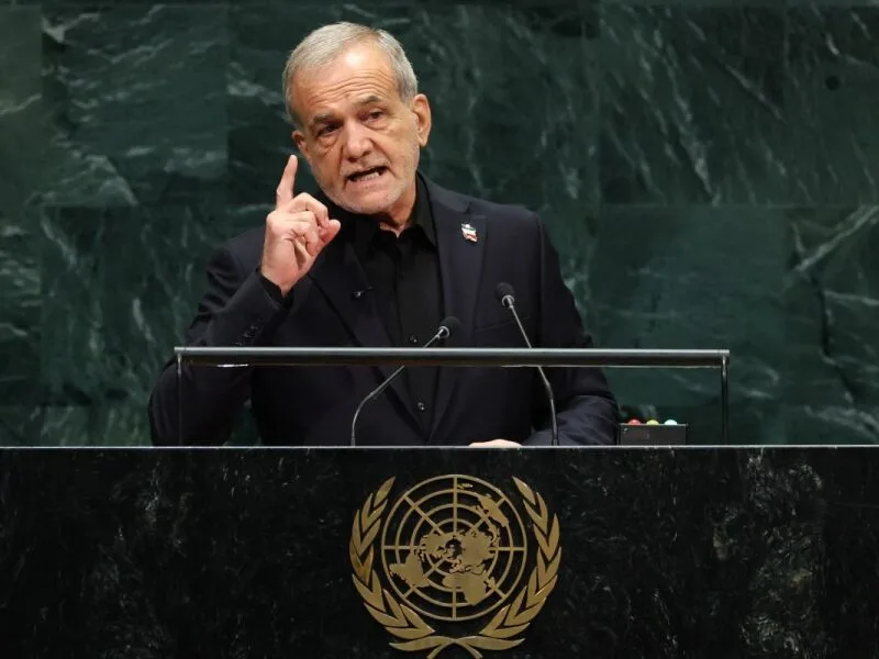 Pezeshkian ameaça restringir uso do Estreito de Ormuz em discurso na ONU