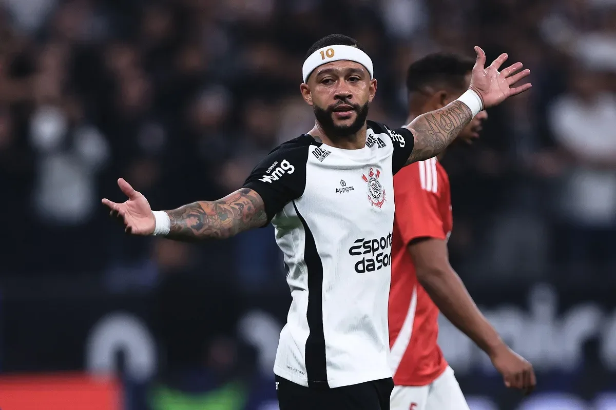 Xavi corta Memphis da Holanda, mas mantém portas abertas para atacante