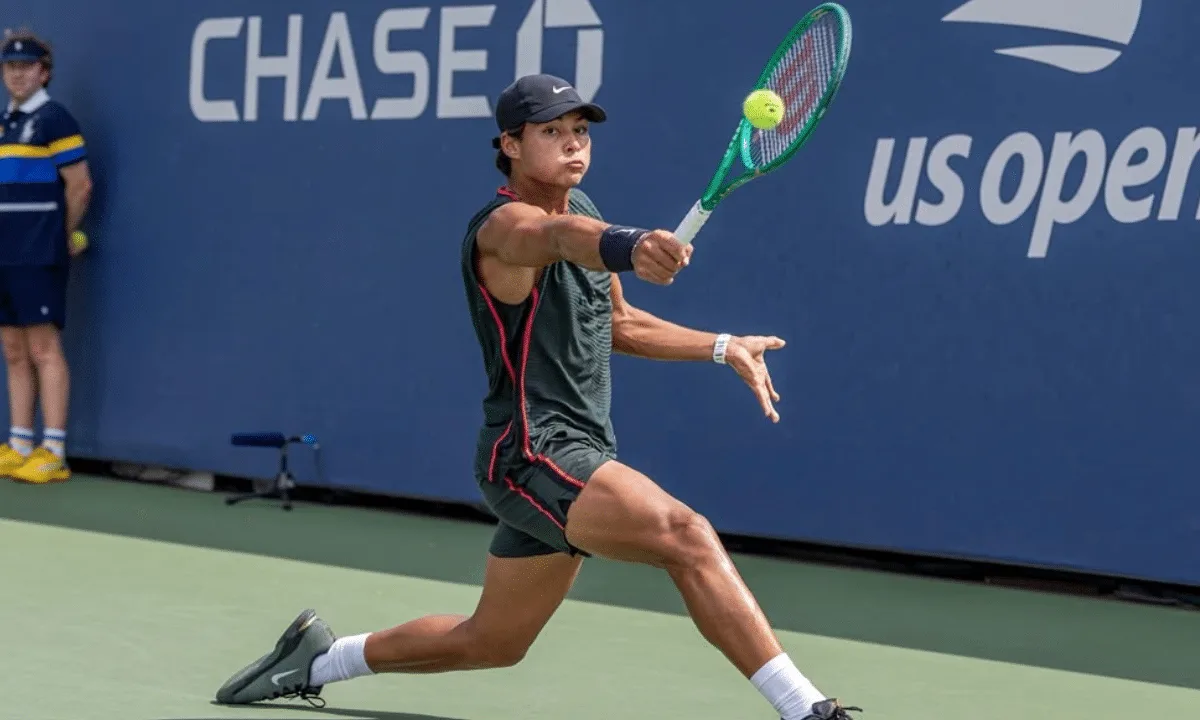 Guto Miguel fecha ciclo juvenil com vice no US Open em Nova York