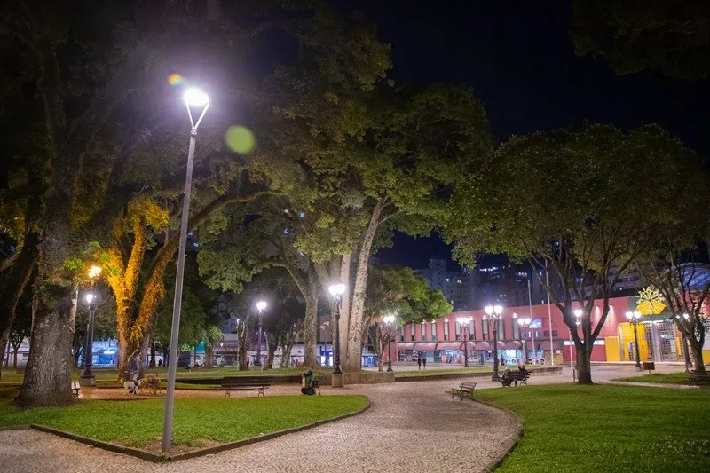 Vereadores de Curitiba fazem 30 pedidos para praças de 14 bairros