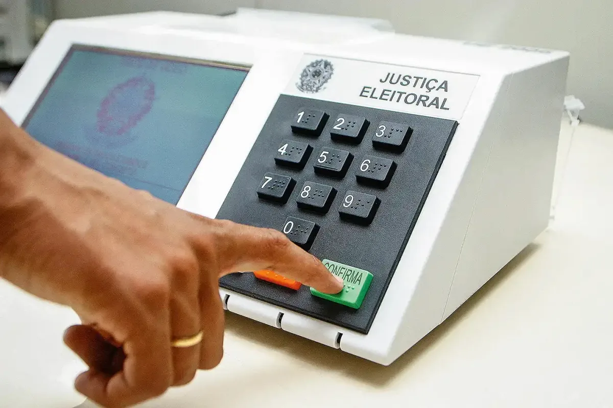 Urnas eletrônicas têm vida útil de 10 anos ou seis eleições