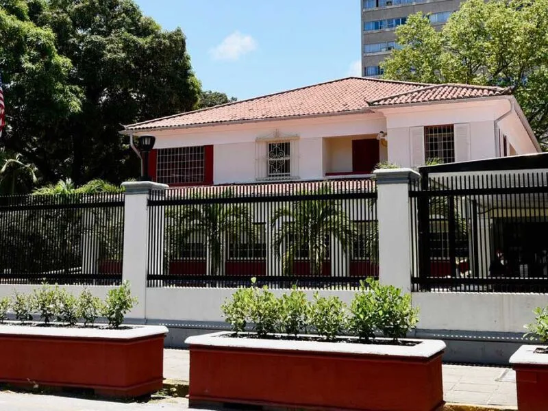 EUA suspendem serviços consulares na embaixada e nos consulados no Brasil