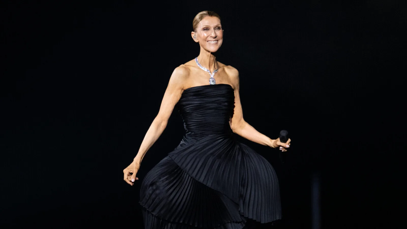 Céline Dion inicia temporada de shows em Paris após pausa de seis anos