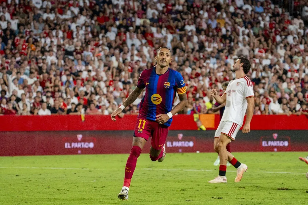 Raphinha acerta permanência no Barcelona até 2030