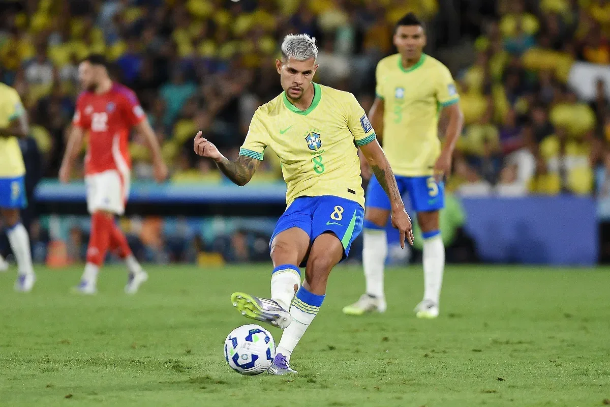 Bruno Guimarães diz que cobraria pênalti novamente pela Seleção