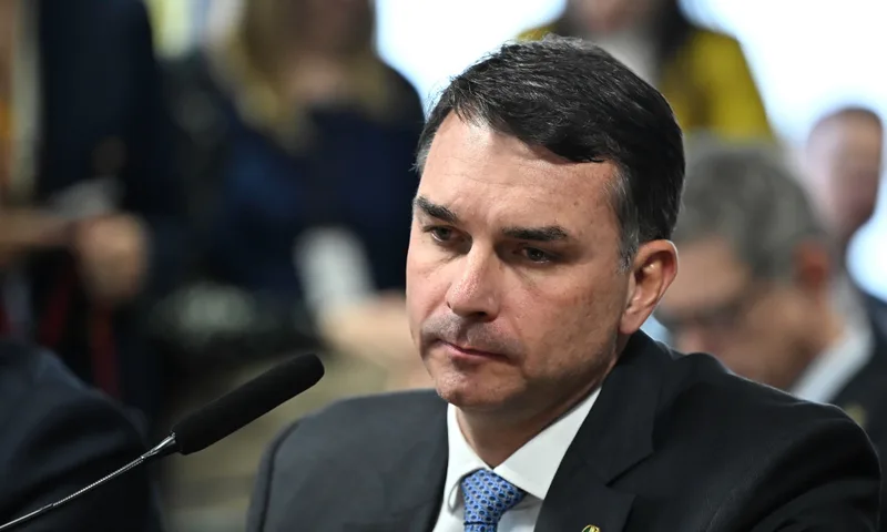 Flávio Bolsonaro lamenta morte de Rick Sollo e compartilha vídeo com Bolsonaro