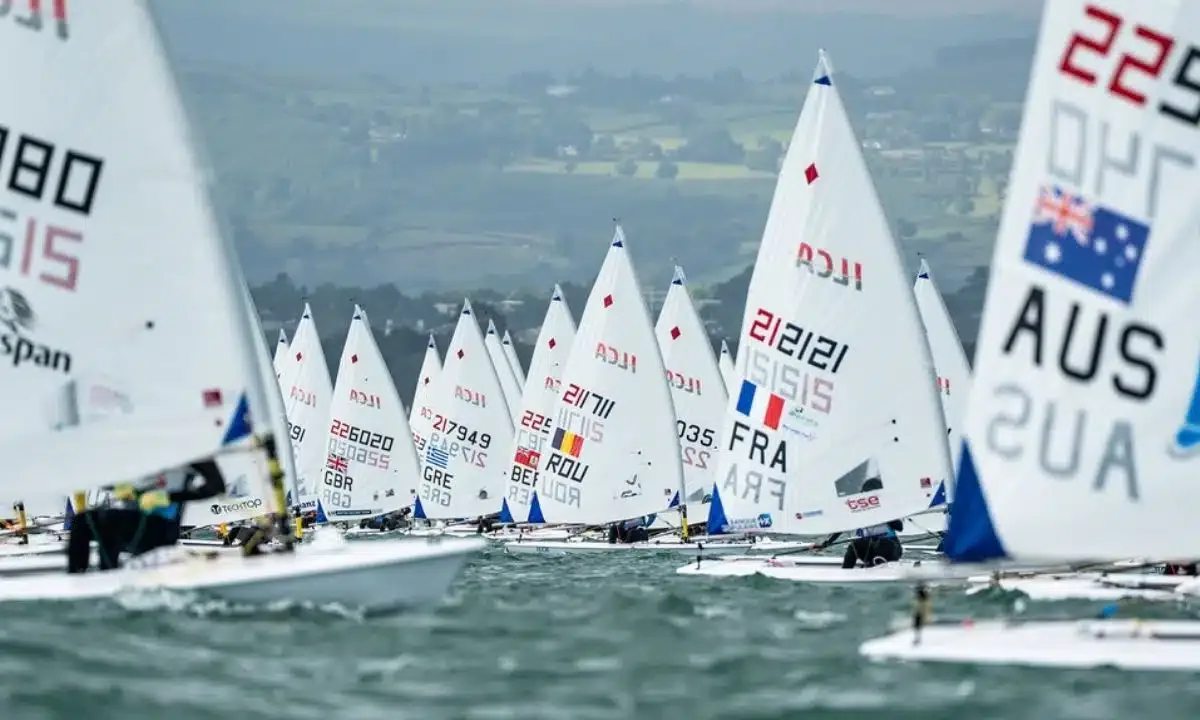 Matheus Isaac termina Mundial de iQFOiL entre os 20 primeiros
