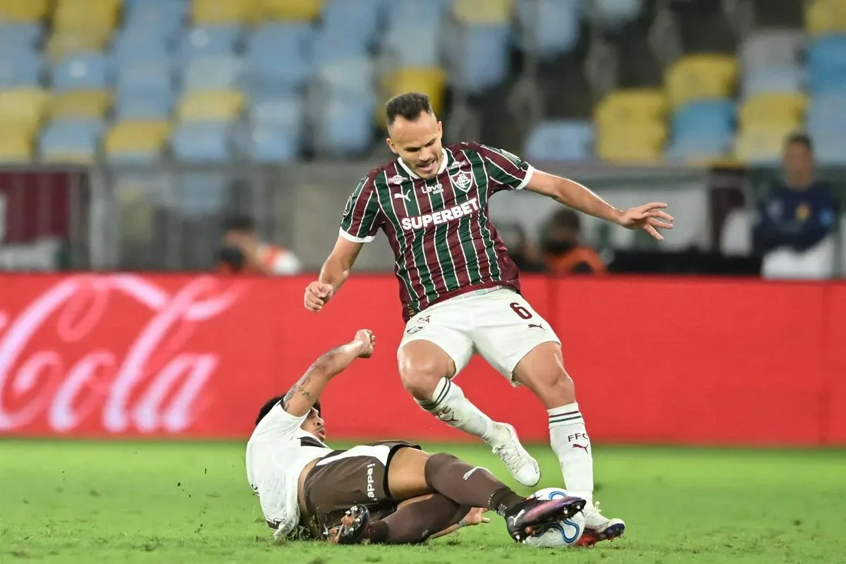 Renê destaca força do Fluminense antes de duelo decisivo na Libertadores