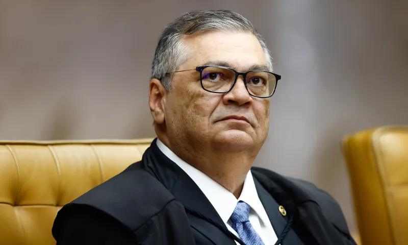 Dino manda reintegrar Andrei Rodrigues ao comando da Polícia Federal