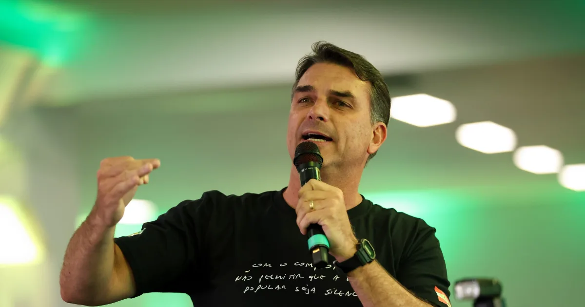 Flávio Bolsonaro promete negociação econômica pragmática com a China